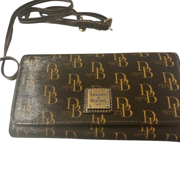 Dooney & Bourke Black and Gold Monogram 1975 Clutch/Wallet/Crossbody - Picture 2 of 12